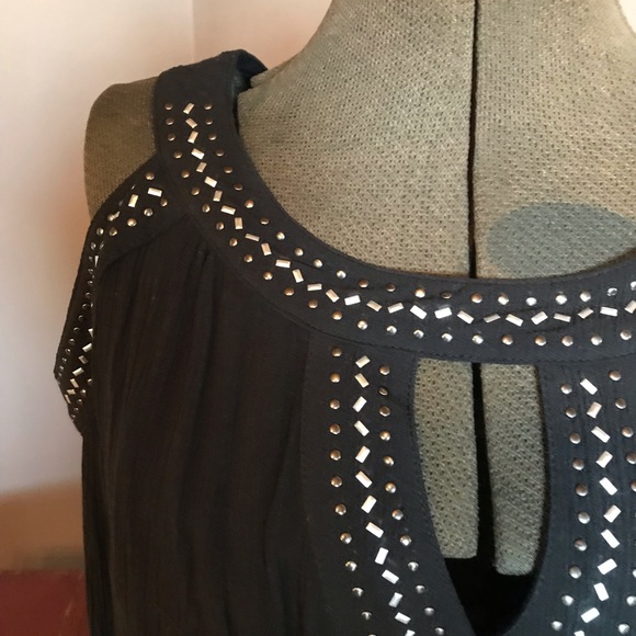 Black Dress cold shoulder with stud detailing - Picture 6 of 6